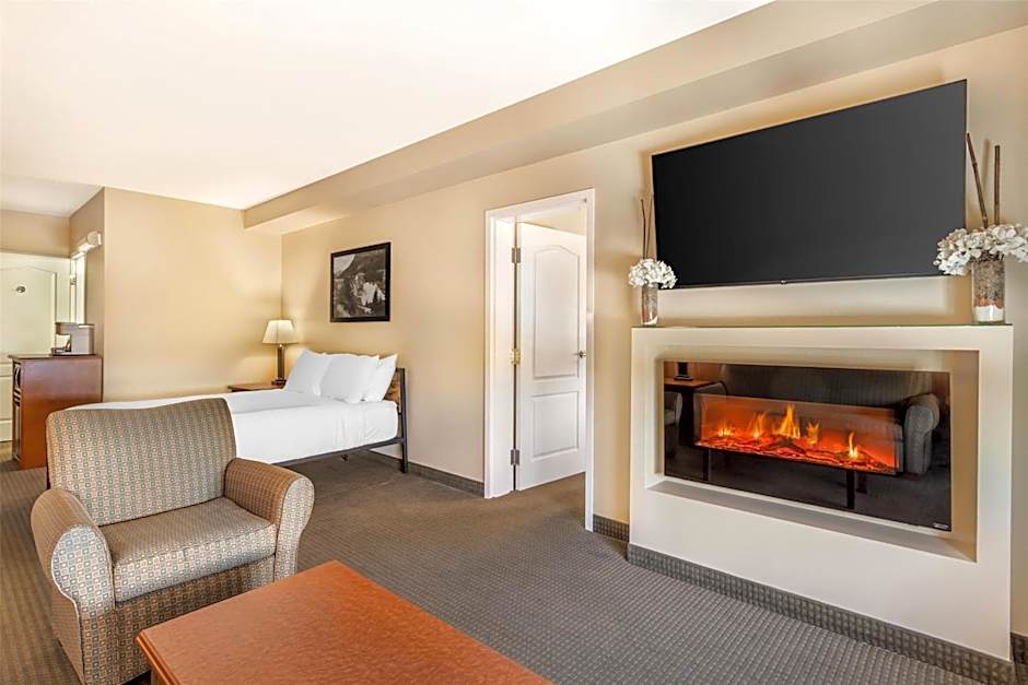 Best Western Plus Service Inn & Suites