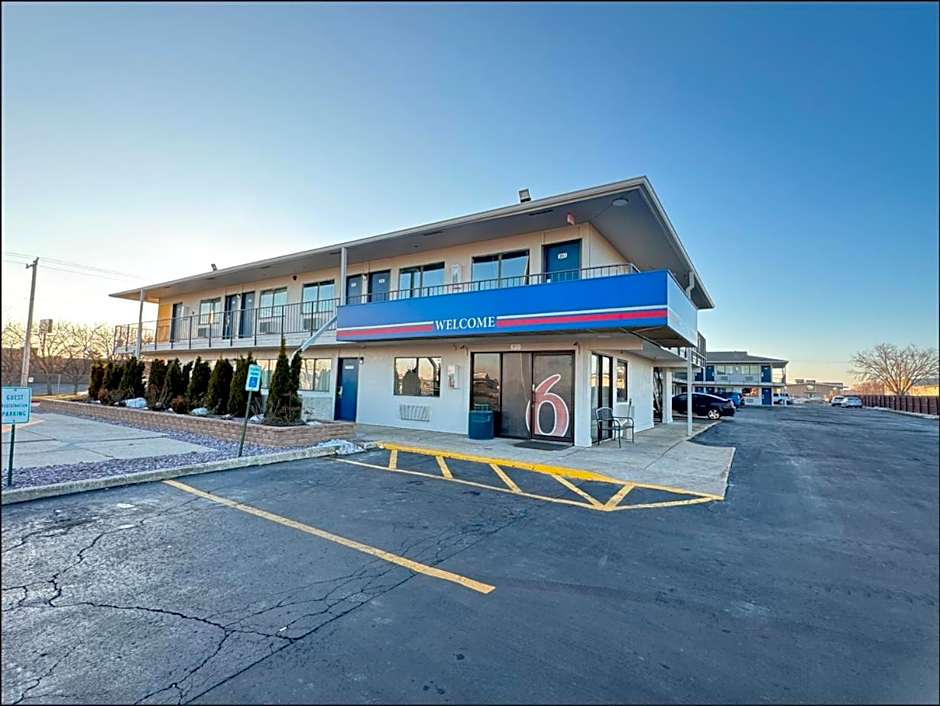 Motel 6-Janesville, WI