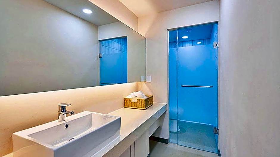 Parotia waterhouse hotel