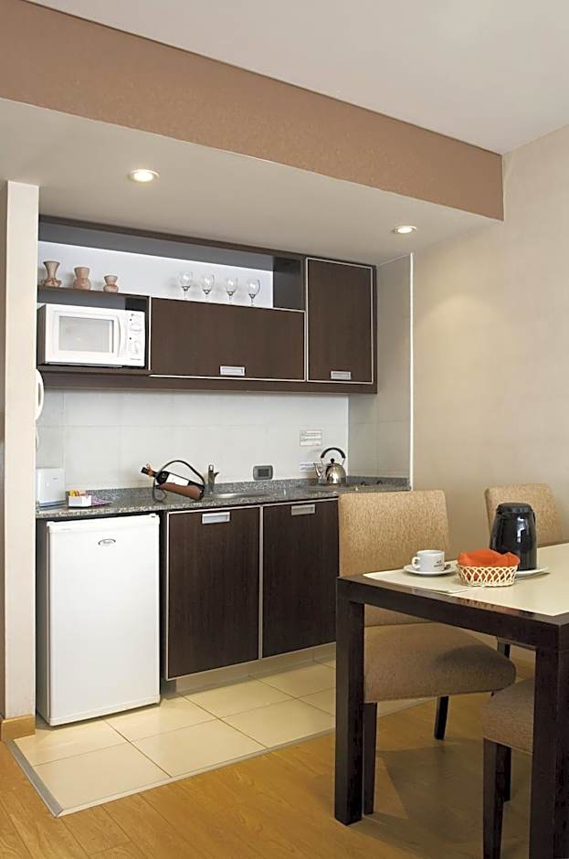 Recoleta Uriburu by Ayres