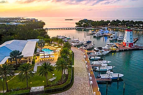 Faro Blanco Resort & Yacht Club Marathon, Curio by Hilton