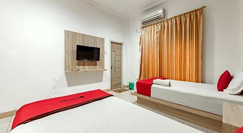 RedDoorz Syariah near Taman Bekapai 2