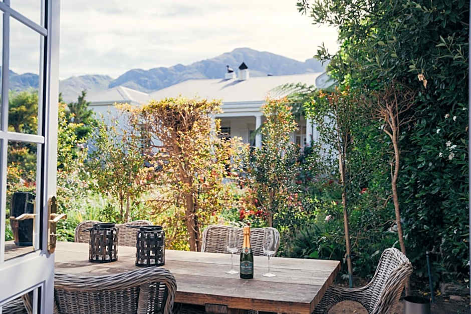 Les Chambres Guest House