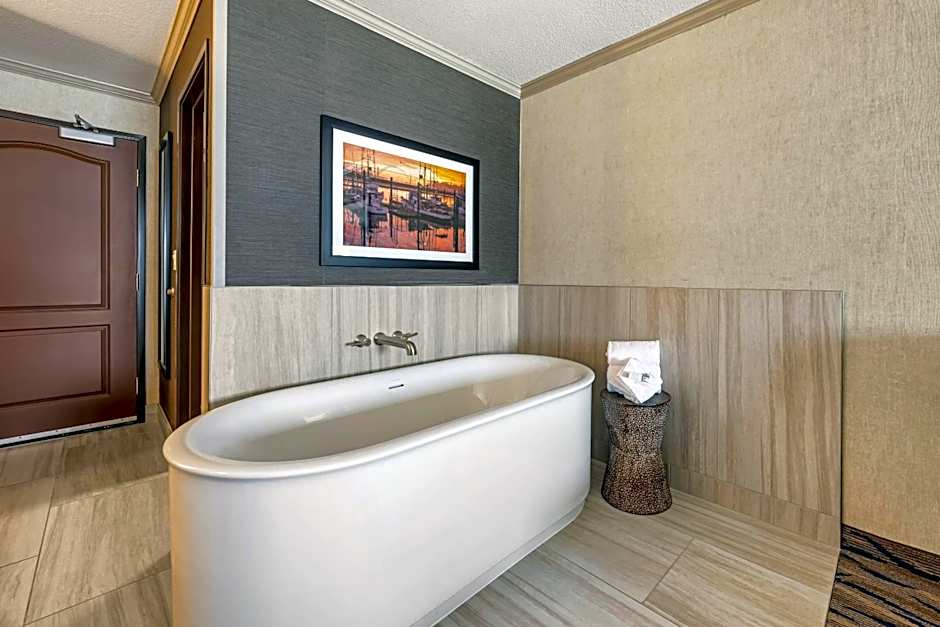 Elizabeth Oceanfront Suites, an Ascend Collection Hotel