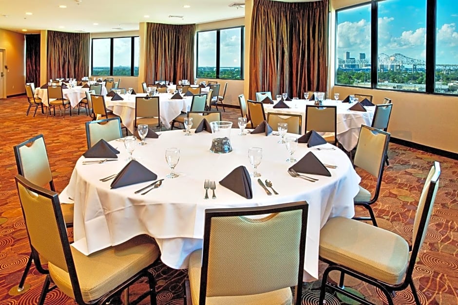 Holiday Inn New Orleans West Bank Tower, an IHG Hotel