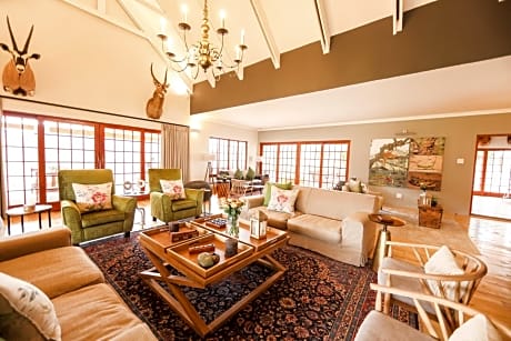 Royal Karoo Safari Lodge