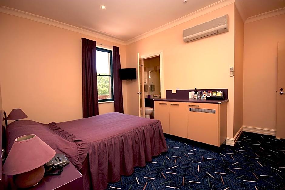 Mitchell River Tavern