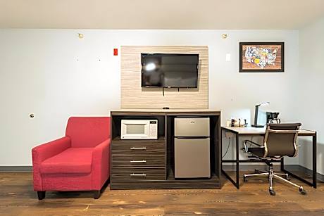 Queen Room with Two Queen Beds - Non-Smoking