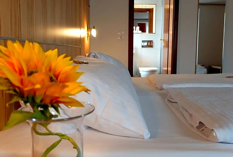 Photo 1 of 7 of Comfort 1 Double Bed or 2 Beds