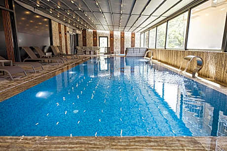 Gold Majesty Hotel