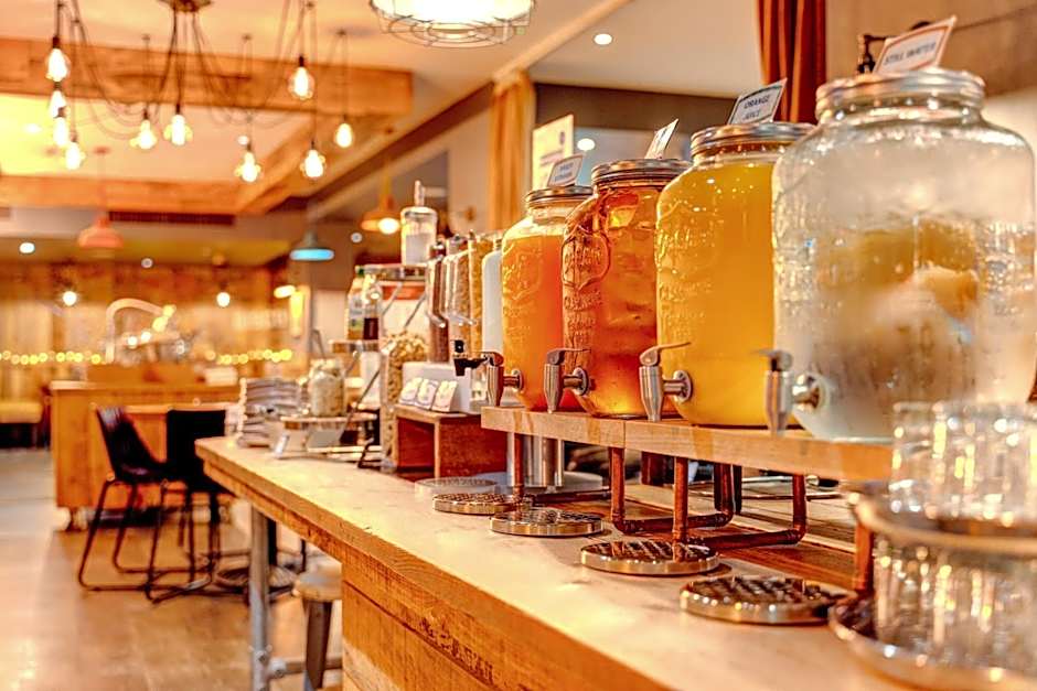 Manchester Portland By Sunday