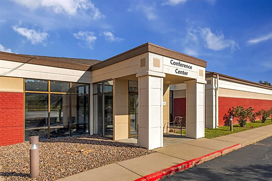 Best Western Plus Eau Claire Conference Center