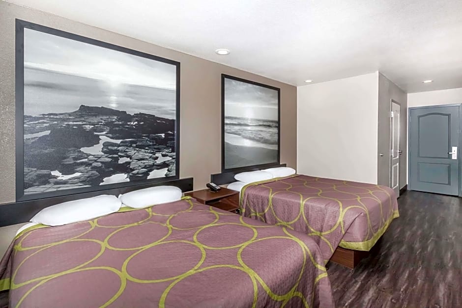 Super 8 by Wyndham San Diego/Imperial Beach