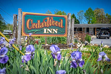 CedarWood Inn
