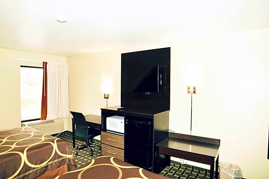 Super 8 by Wyndham Crossville TN