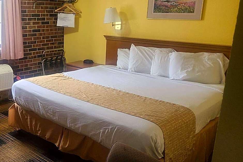Travelodge by Wyndham Airport Platte City