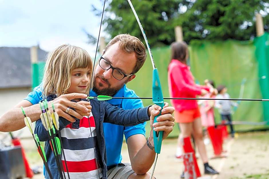 Insolites, Les Ormes, Epiniac