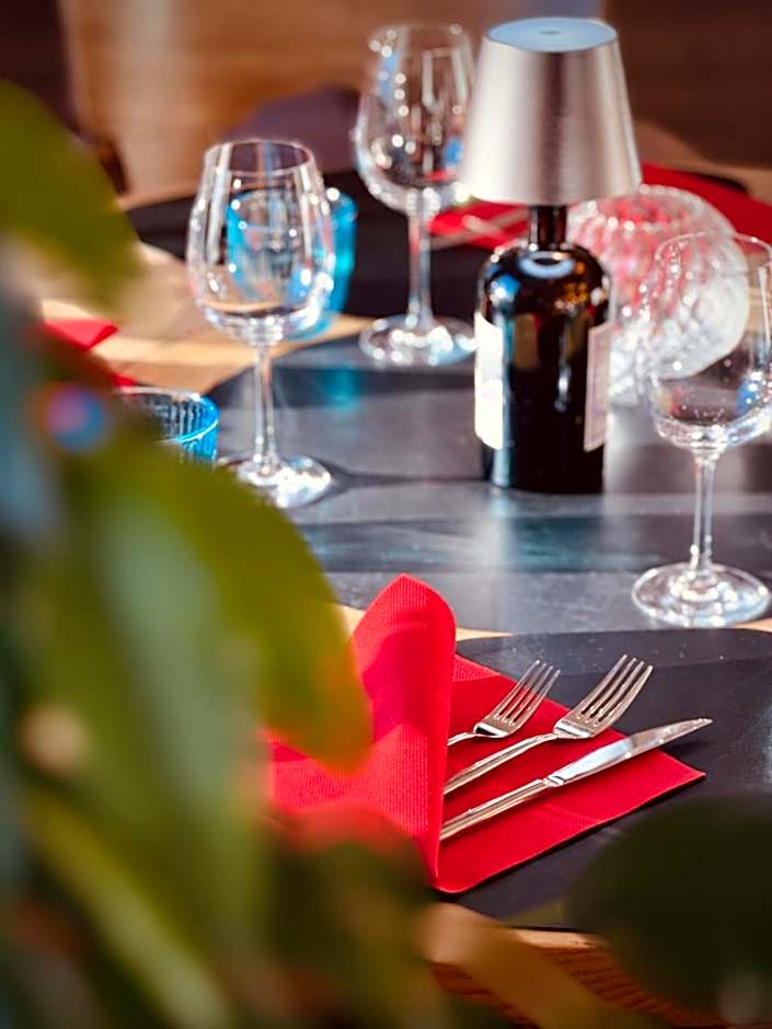 Berggasthaus Eggberge - Boutique Mountain Hotel - Access via Cablecar