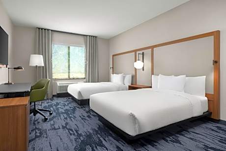 Queen Room with Two Queen Beds - Hearing Accessible