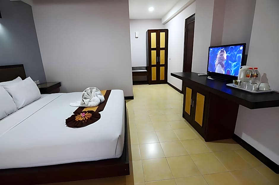 Grand Santhi Hotel