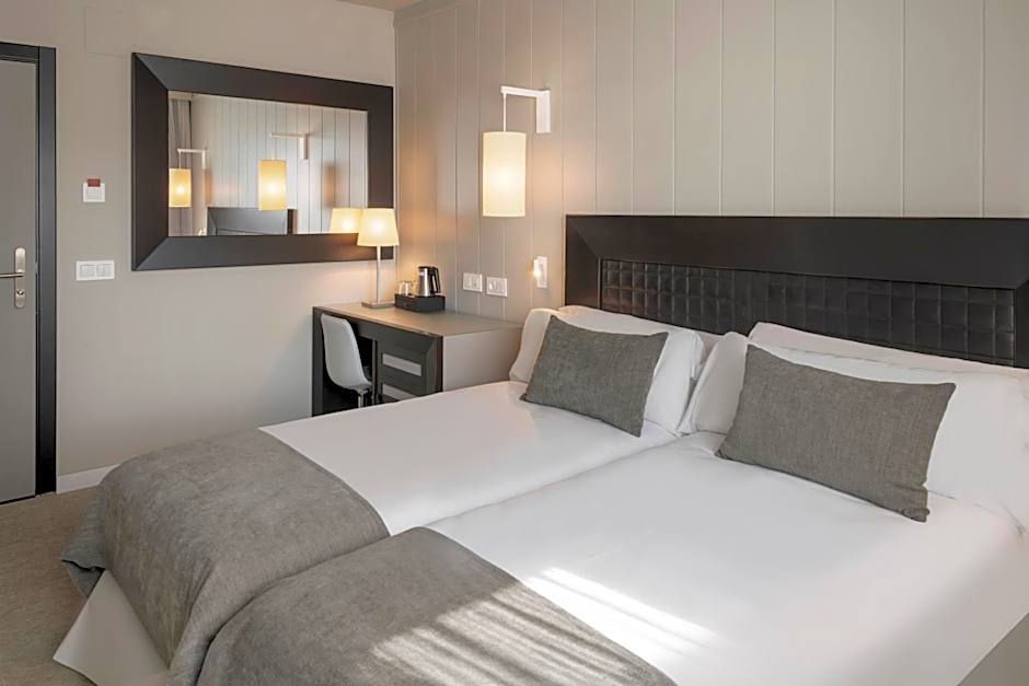 Salles Hotel Aeroport De Girona