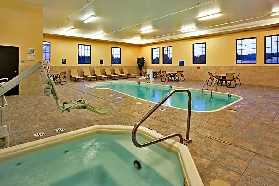 La Quinta Inn & Suites/New River Gorge National Park