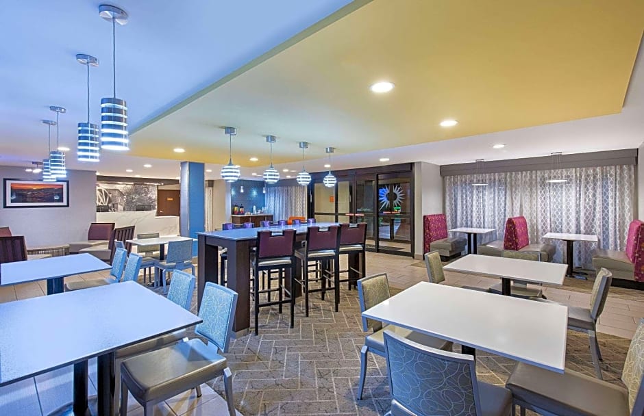 La Quinta Inn & Suites by Wyndham Pigeon Forge- Dollywood