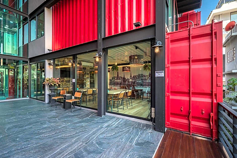 Sleepbox Sukhumvit 22