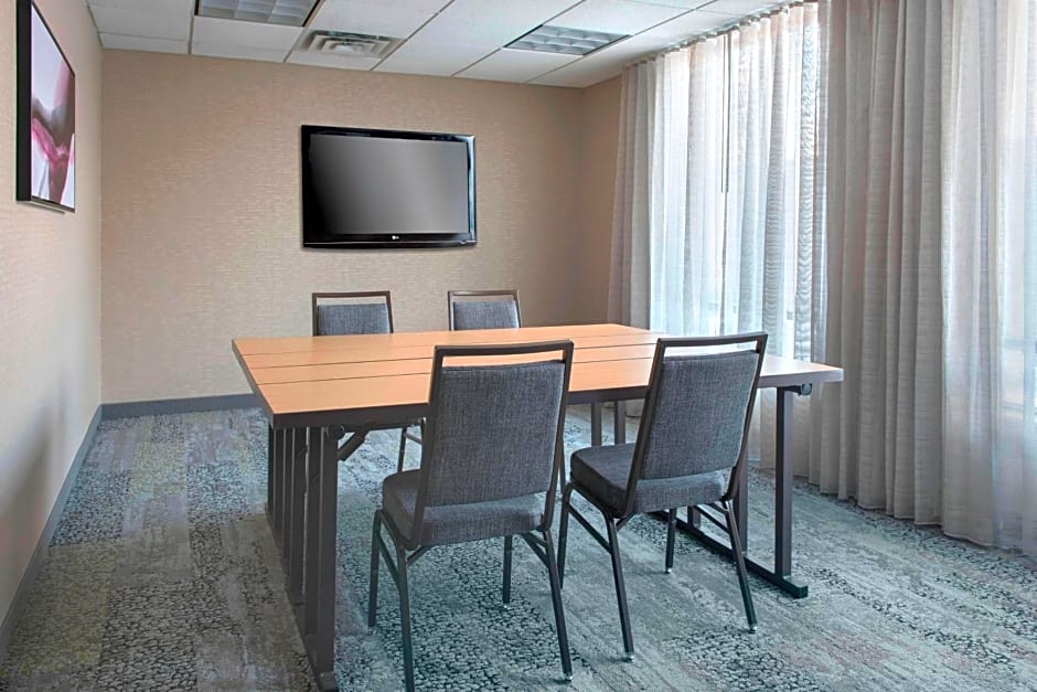 Courtyard by Marriott Lebanon
