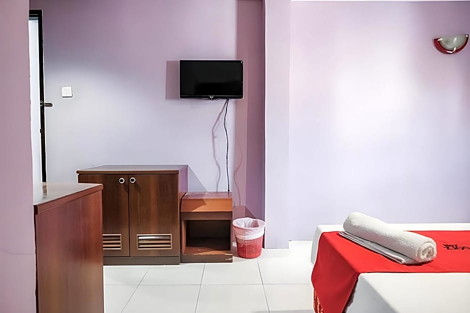 RedDoorz near Nagoya Hill Mall Batam 5