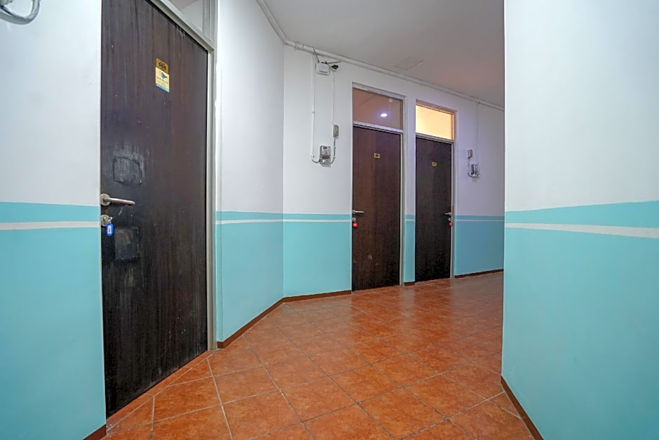 OYO 1844 Bravo Residence