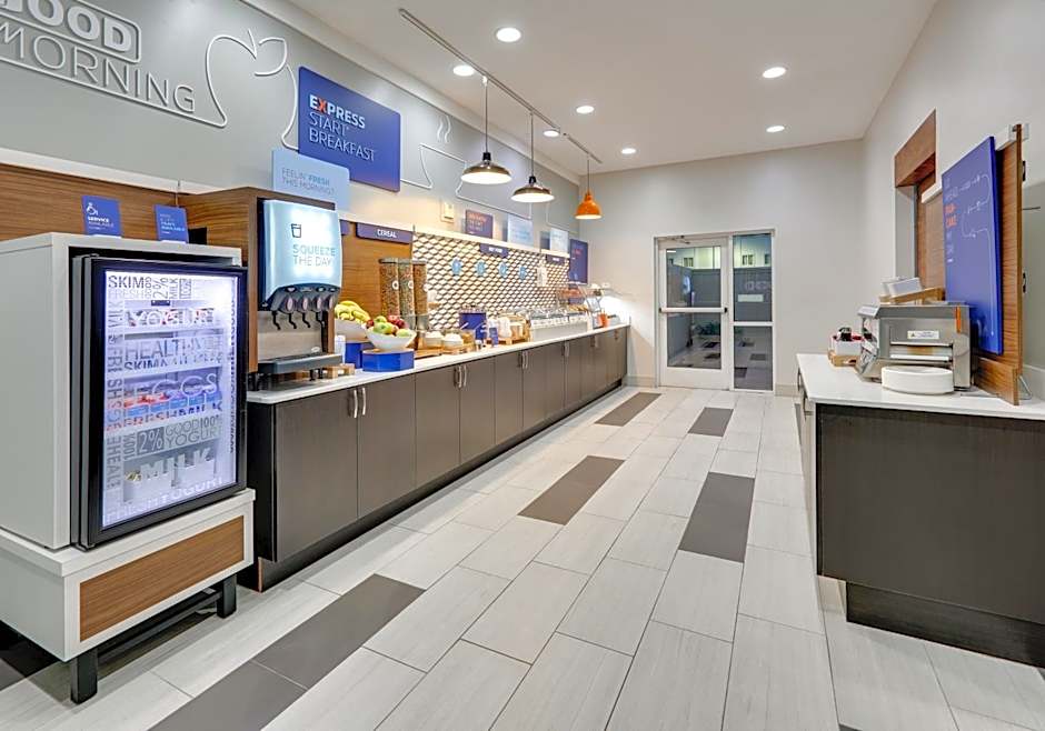 Holiday Inn Express Hotel & Suites Cleburne By IHG