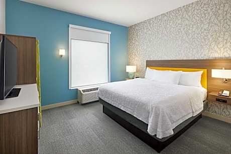 King Suite - Mobility Access/Non-Smoking