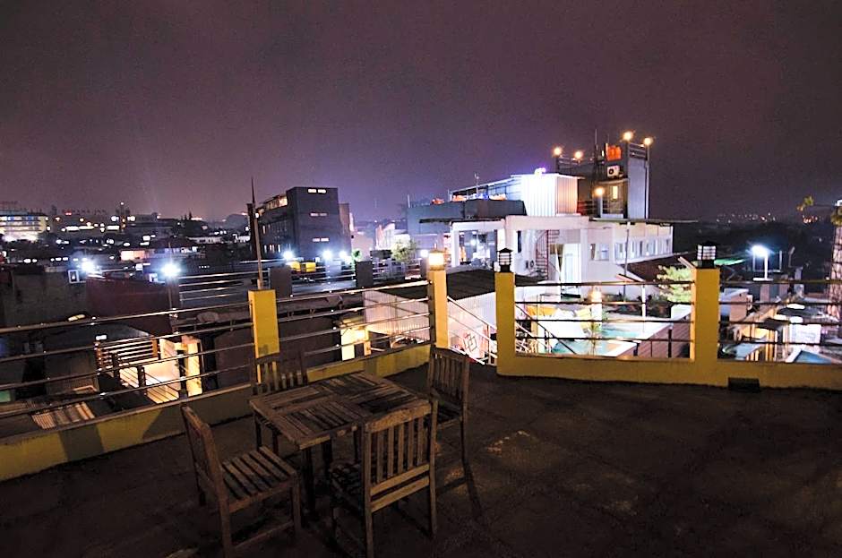 Hotel Salon Fora & Longhill Cafe Fora