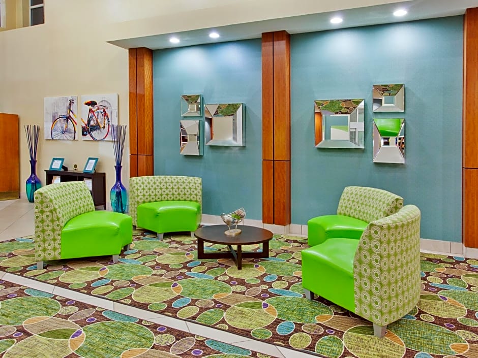 Holiday Inn Brunswick-I-95 (Exit 38)