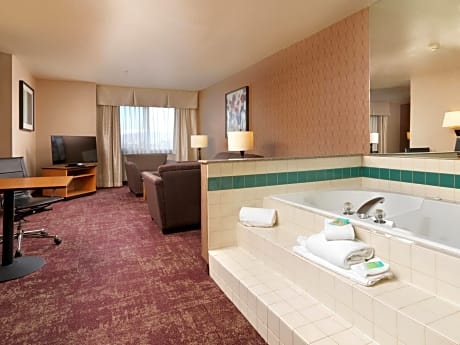 King Room with Spa Bath 
