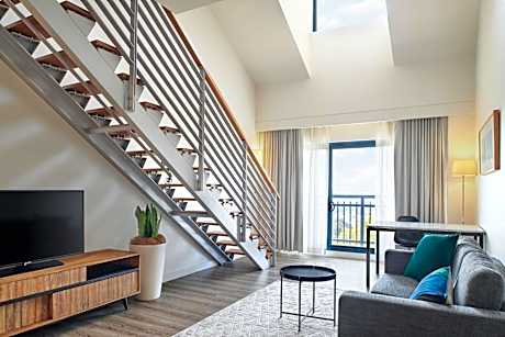 One-bedroom Loft Suite