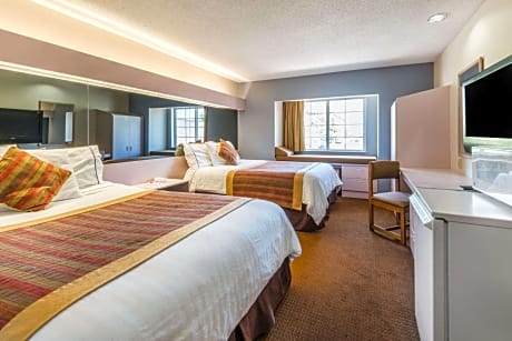 Queen Room with Two Queen Beds - Non-Smoking