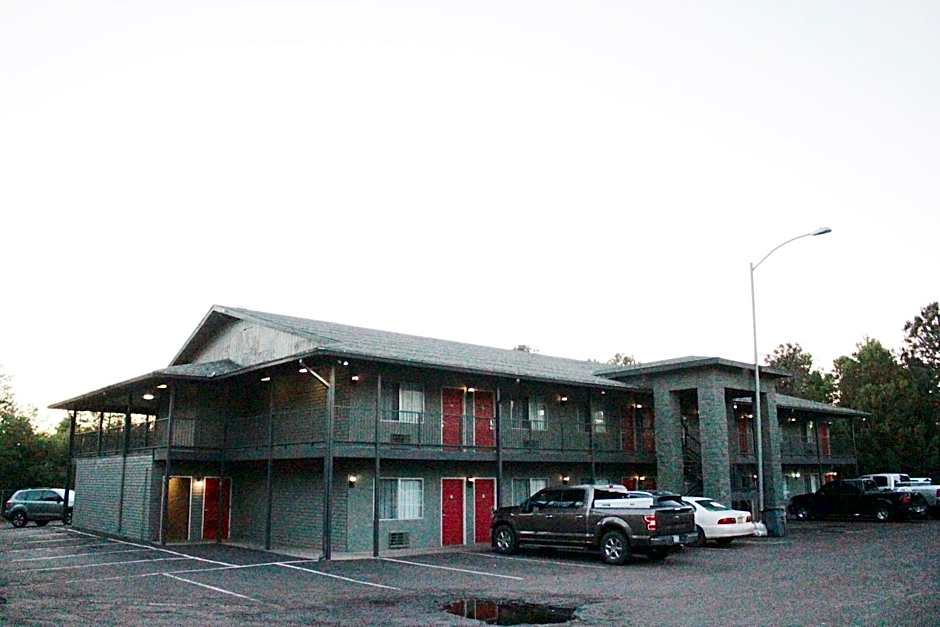 Days Inn by Wyndham Show Low