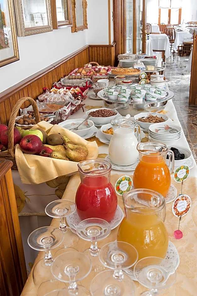 Hotel Ristorante Miramonti