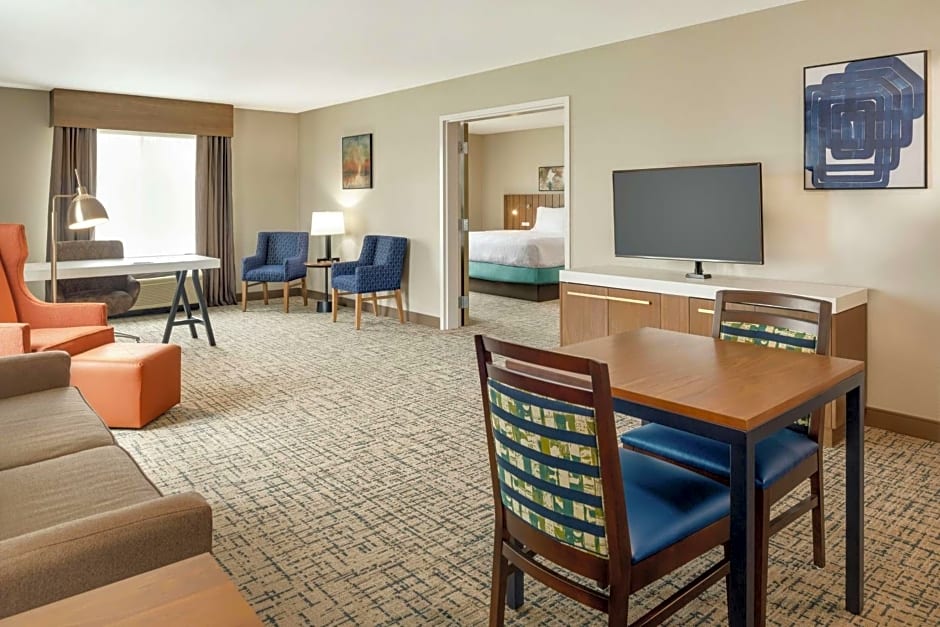 Hilton Garden Inn Dubuque Down