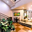 Madonna Hometel and Suites