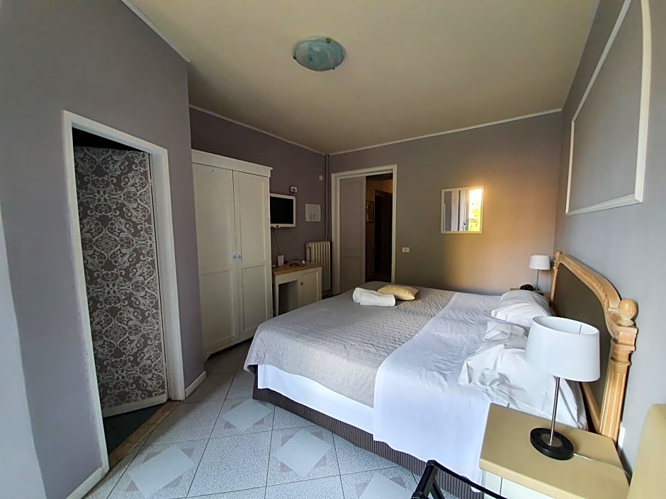 Hotel Fedora