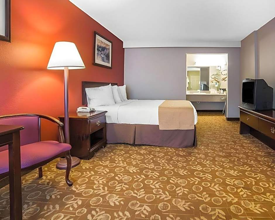 Quality Inn & Suites Minden
