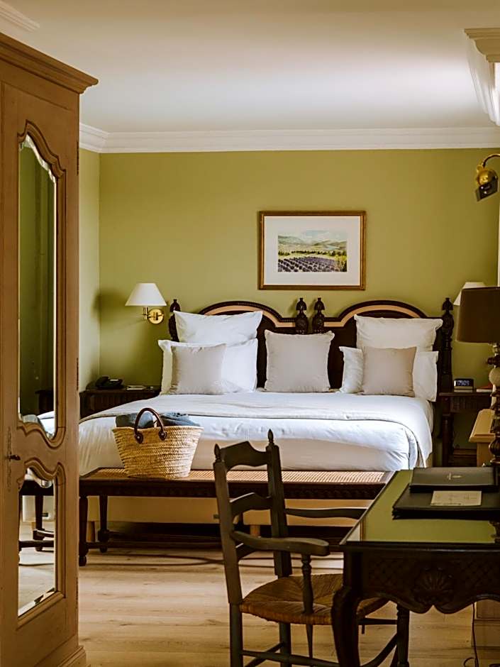 Photo 1 of 2 of Garrigue Room