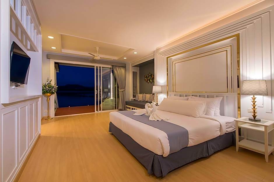 Photo 1 of 7 of Island Suite, Jacuzzi®