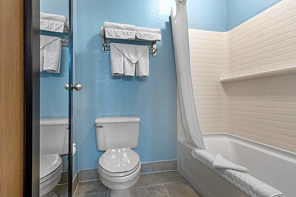 Best Western Teal Lake Inn