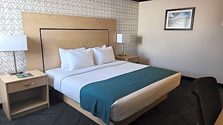 Queen Room - Non-Smoking