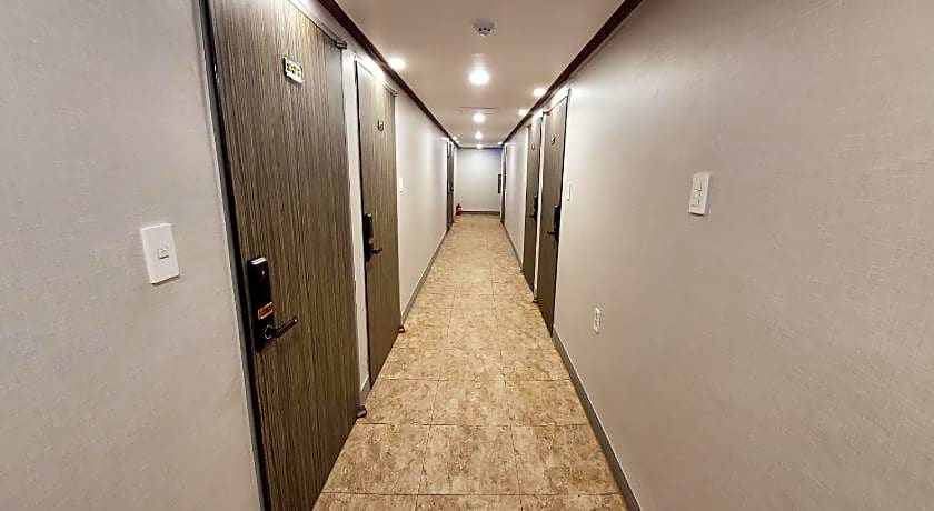 The Oakra Hotel