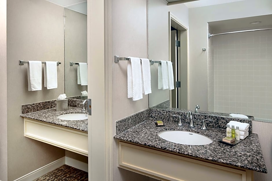 DoubleTree by Hilton Sonoma Wine Country